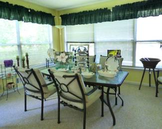 Glass top table with 6 Chairs