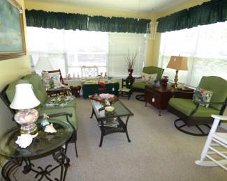 Settee, Coffee Table & 2 Swivel Chairs