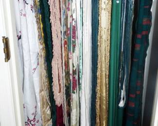 Tablecloths, Runners