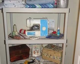 Full/Queen Size Bed Linens, Throw Blankets