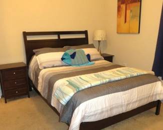 Full Size Bed Set with Matching Nightstands/Dresser with Mirror