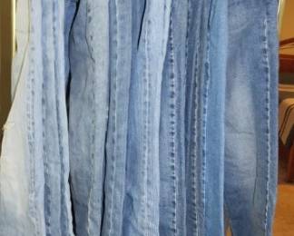 Men's Levi Jeans Size 29-30 waist x 32 Length