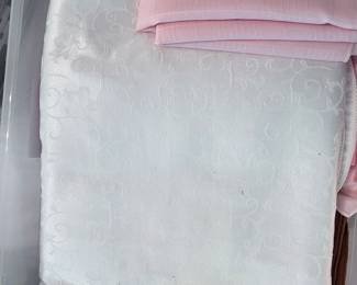 linen table clothes