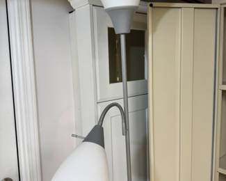 FLOOR LAMP