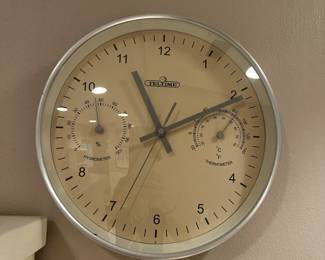 Wall clock
