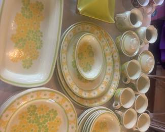 Franciscan Earthenware made in USA. So unique. I’ve never seen this pattern before.