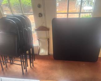 Padded Card table w 4 padded chairs