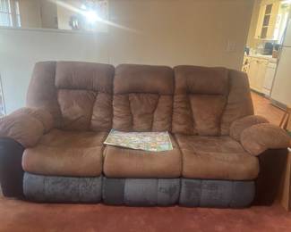 Reclining sofa