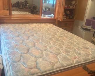 Queen size bed set