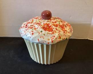 Vintage ceramic cupcake cookie jar