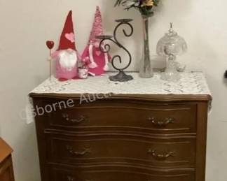 4 drawer antique dresser