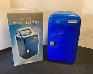 Mini fridge for desk