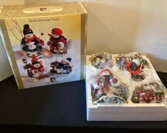 Snowman family decor