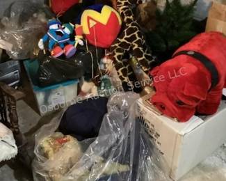 Large quantity of plush animals, many vintage carnival prize animals (large)