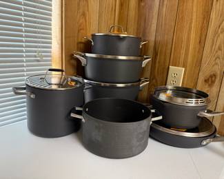 Calphlon cookware several pieces are new & unused