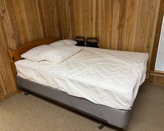 Full size maple bed