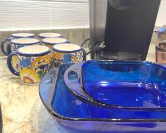 coffee maker, casserole & coffee mugs