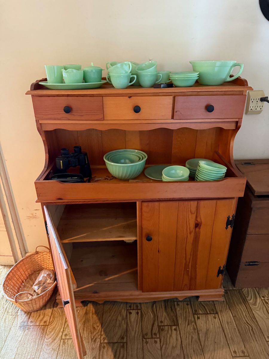 $60 hutch