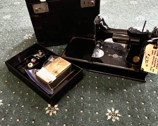 1950 Singer Featherweight totally complete with case