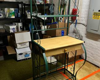 Heavy duty plant stand