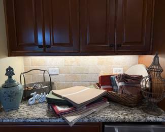 Table Linens & Decor