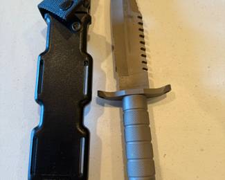 Buck 184 Survival Knife