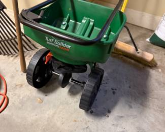 Fertilizer Spreader