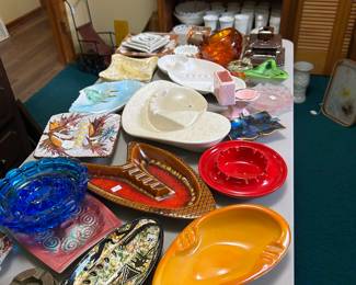 LARGE SELECTION OF ASHTRAYS