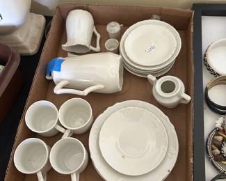 CHILDS CHINA SET