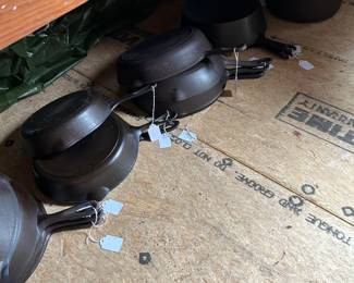 CAST IRON SKILLETS