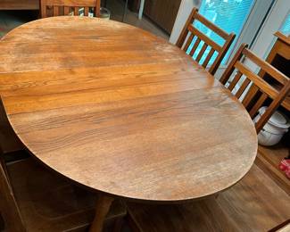 TABLE W/6 CHAIRS