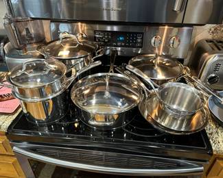 Kirkland Signature Professional Cookware Set - VG conditon