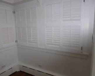 See prices & more info, copy & paste link below:
https://beforeudemo.com/sales-event/hinsdale-house-kitchen-bath-rehab-sale/