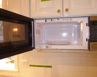 See prices & more info, copy & paste link below:
https://beforeudemo.com/sales-event/hinsdale-house-kitchen-bath-rehab-sale/