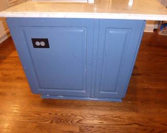 See prices & more info, copy & paste link below:
https://beforeudemo.com/sales-event/hinsdale-house-kitchen-bath-rehab-sale/