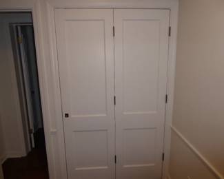 See prices & more info, copy & paste link below:
https://beforeudemo.com/sales-event/hinsdale-house-kitchen-bath-rehab-sale/