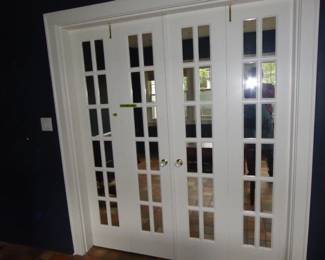 See prices & more info, copy & paste link below:
https://beforeudemo.com/sales-event/hinsdale-house-kitchen-bath-rehab-sale/