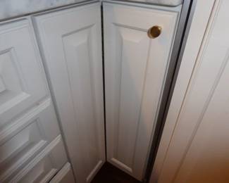 See prices & more info, copy & paste link below:
https://beforeudemo.com/sales-event/hinsdale-house-kitchen-bath-rehab-sale/