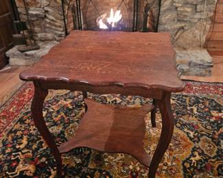 Tiger Oak End Table
W24 D24 H27.5
$100
