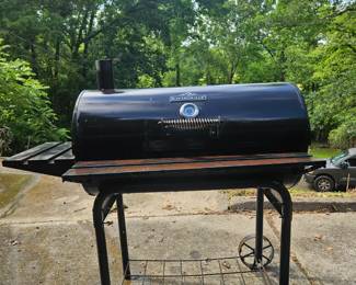 Rivergrille BBQ
$100
