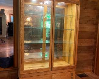 Sliding Doors Display Cabinet
51x18x78.5
$250