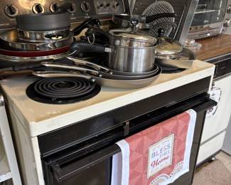 Range, cookware
