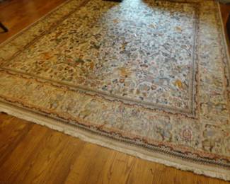 Beautiful Colors in this Rug measuring 8 x 11 (not counting fringe - you never count that part which is an industry standard)