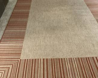 Area rug 6'7" x 9'6"