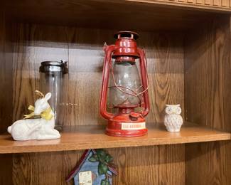 Figurines & Dietz Winged Wheel Kerosene Lamp