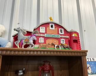 Farmers World Toy Barn - Fisher Price Ponies