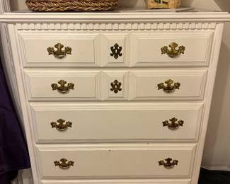 White chest of drawers