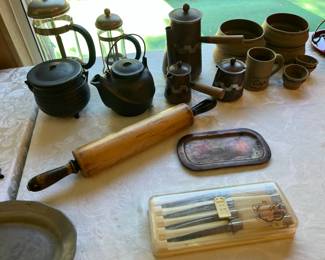 Awesome vintage kitchen pieces.