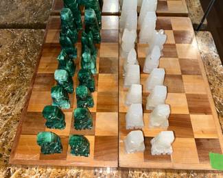 Beautiful chess set, No visible chips or cracks.