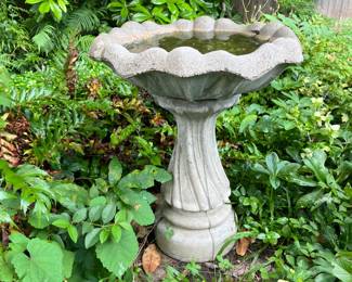 Concrete birdbath